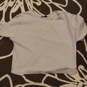 Grey/white crop top